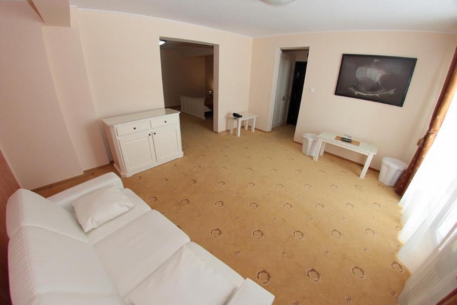 Hotel Imperium Suceava Exteriör bild