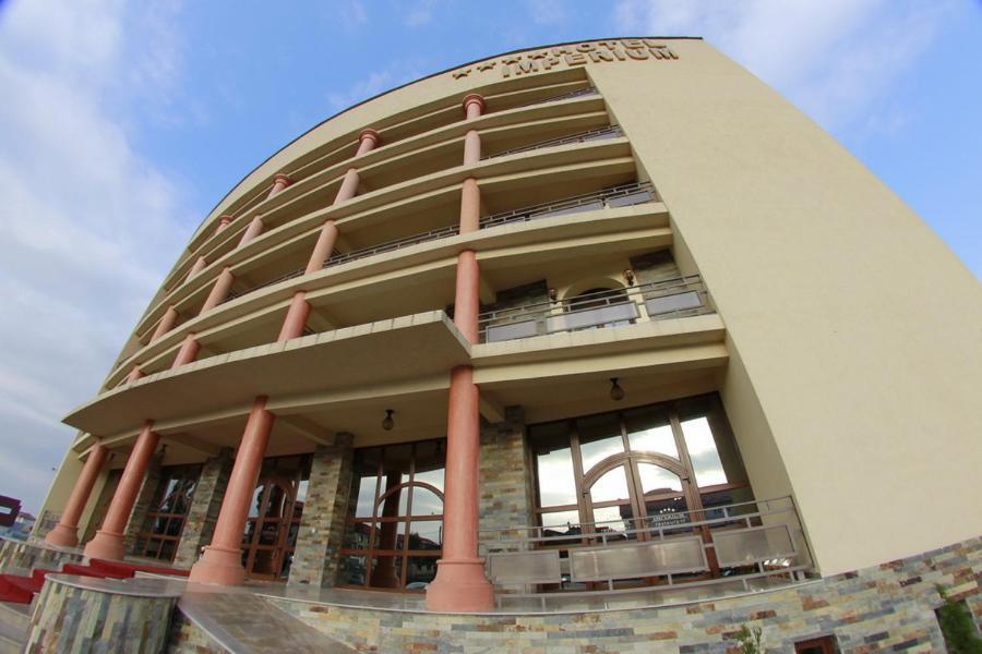 Hotel Imperium Suceava Exteriör bild