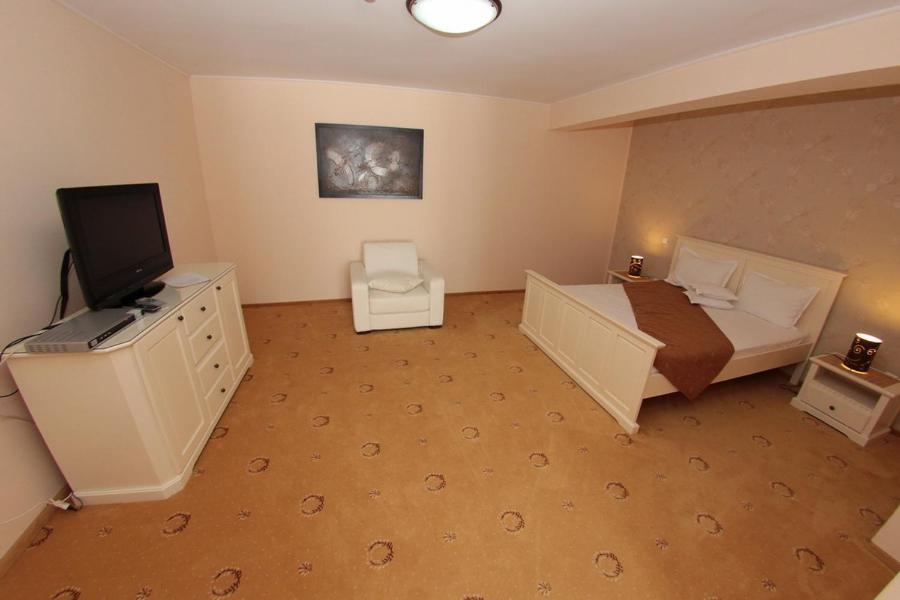 Hotel Imperium Suceava Exteriör bild