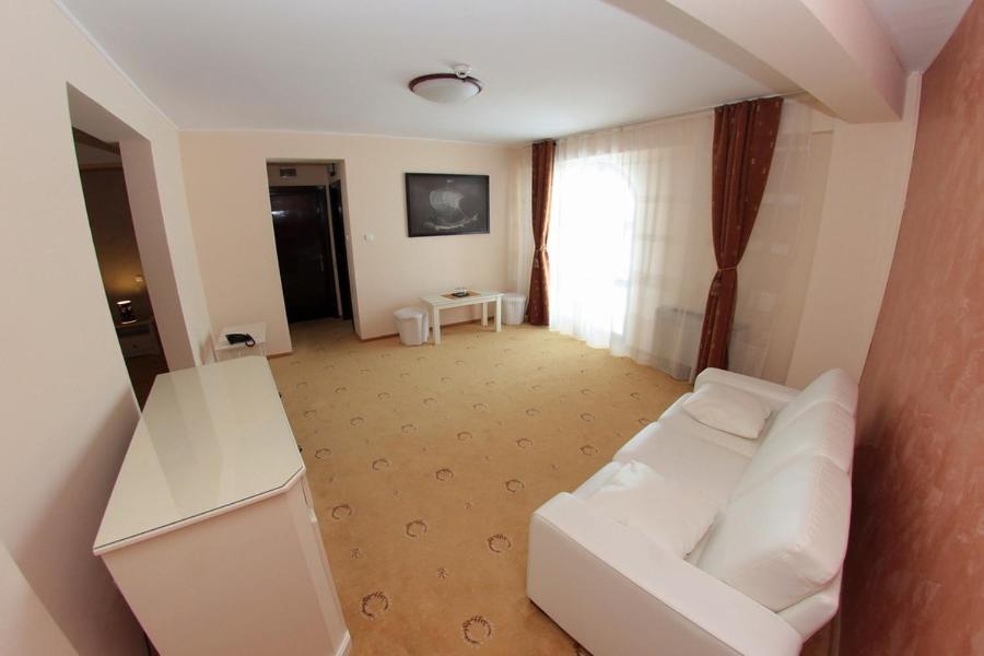Hotel Imperium Suceava Exteriör bild