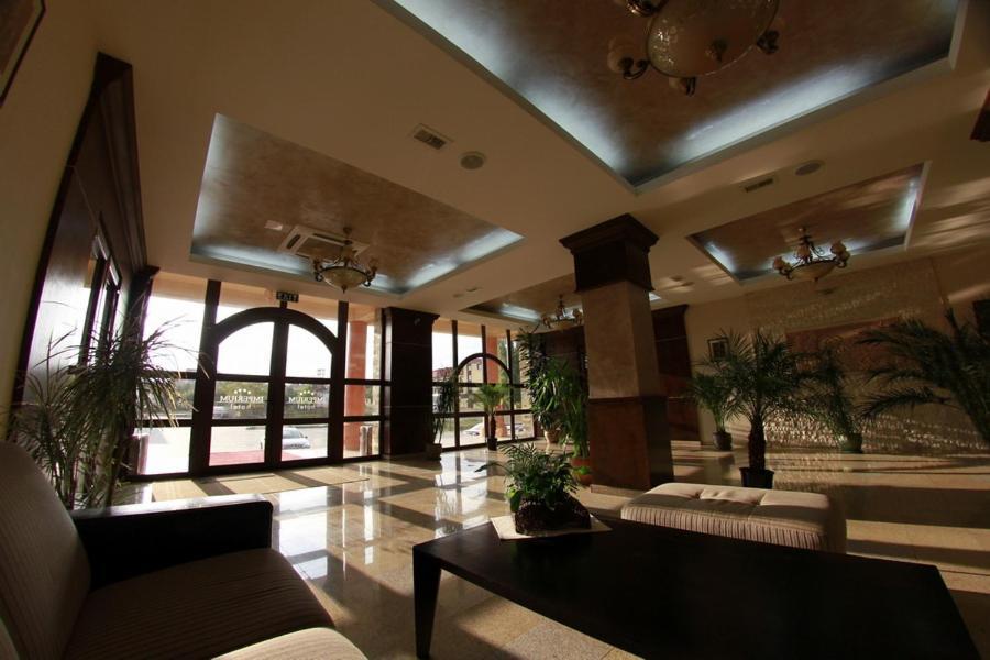 Hotel Imperium Suceava Exteriör bild