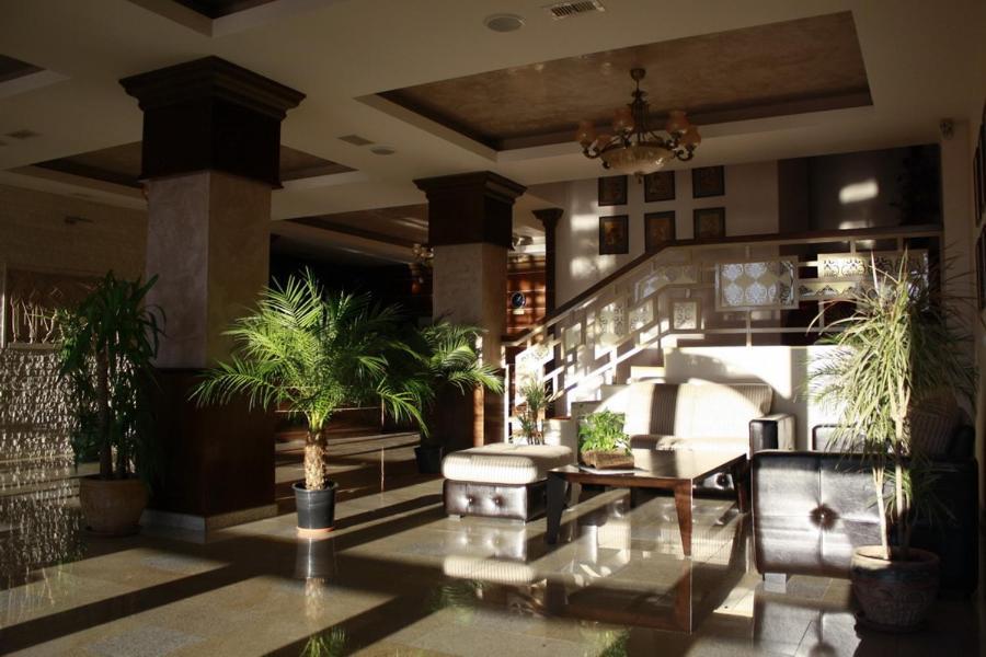 Hotel Imperium Suceava Exteriör bild